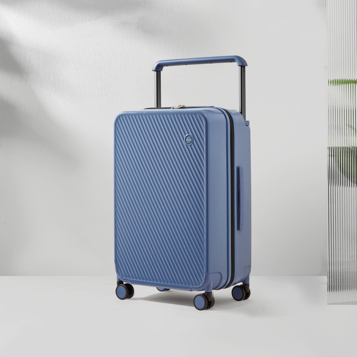 AirLite OmniFlex – Adaptive Smart Carry-On